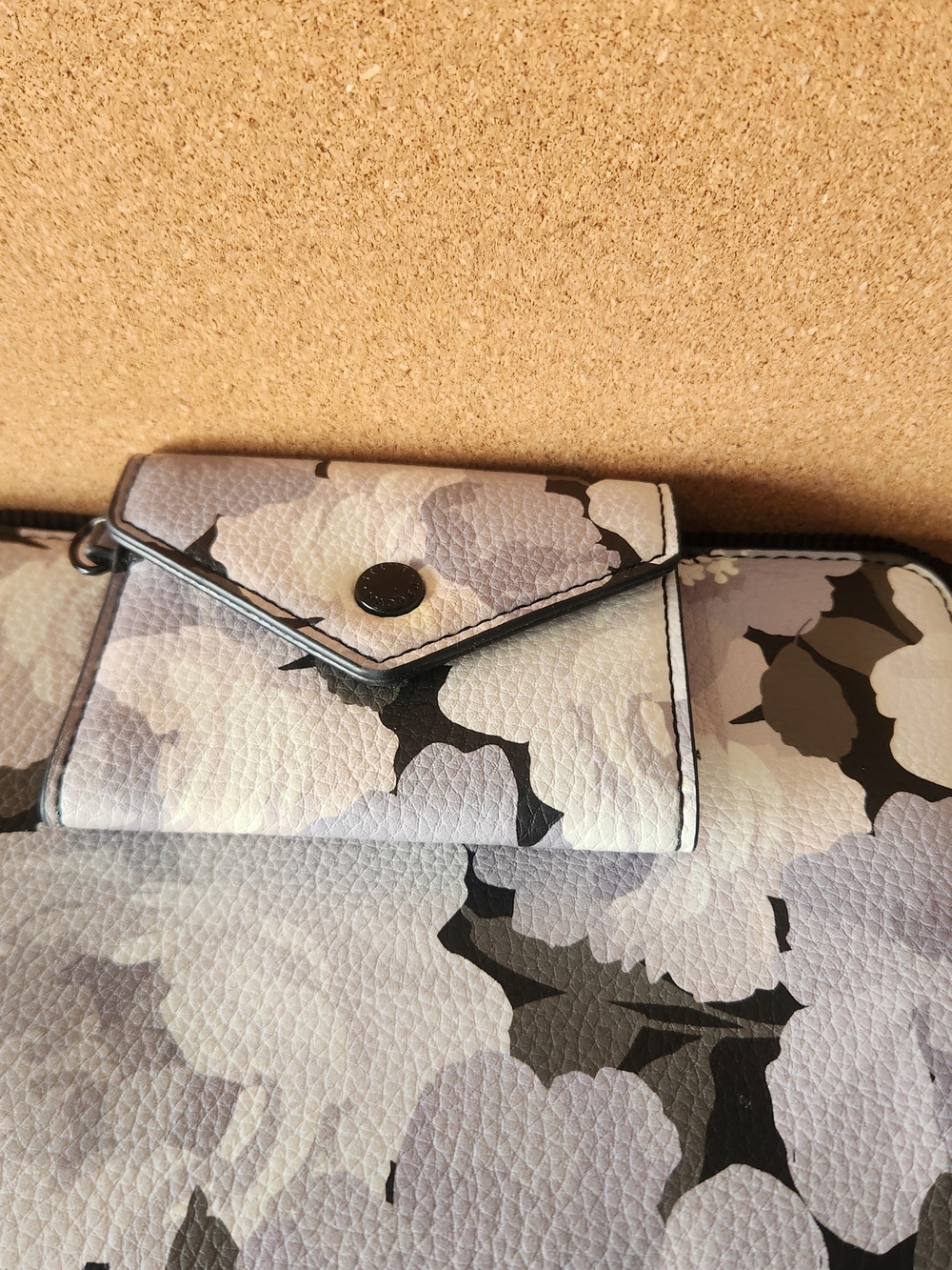 Steve Madden Lilac Black White Floral Faux Leather Crossbody With Wallet - Picture 8 of 9